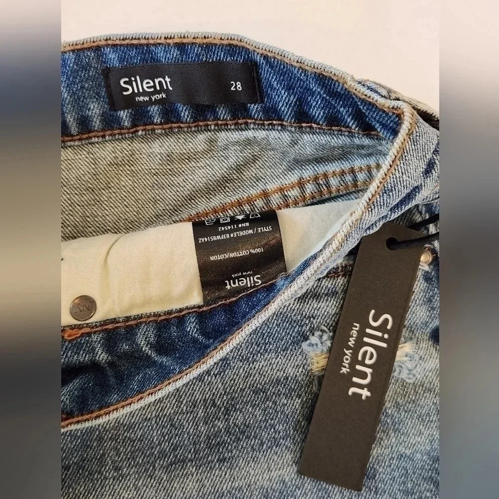 NWT || SILENT NEW YORK || cut off denim jeans